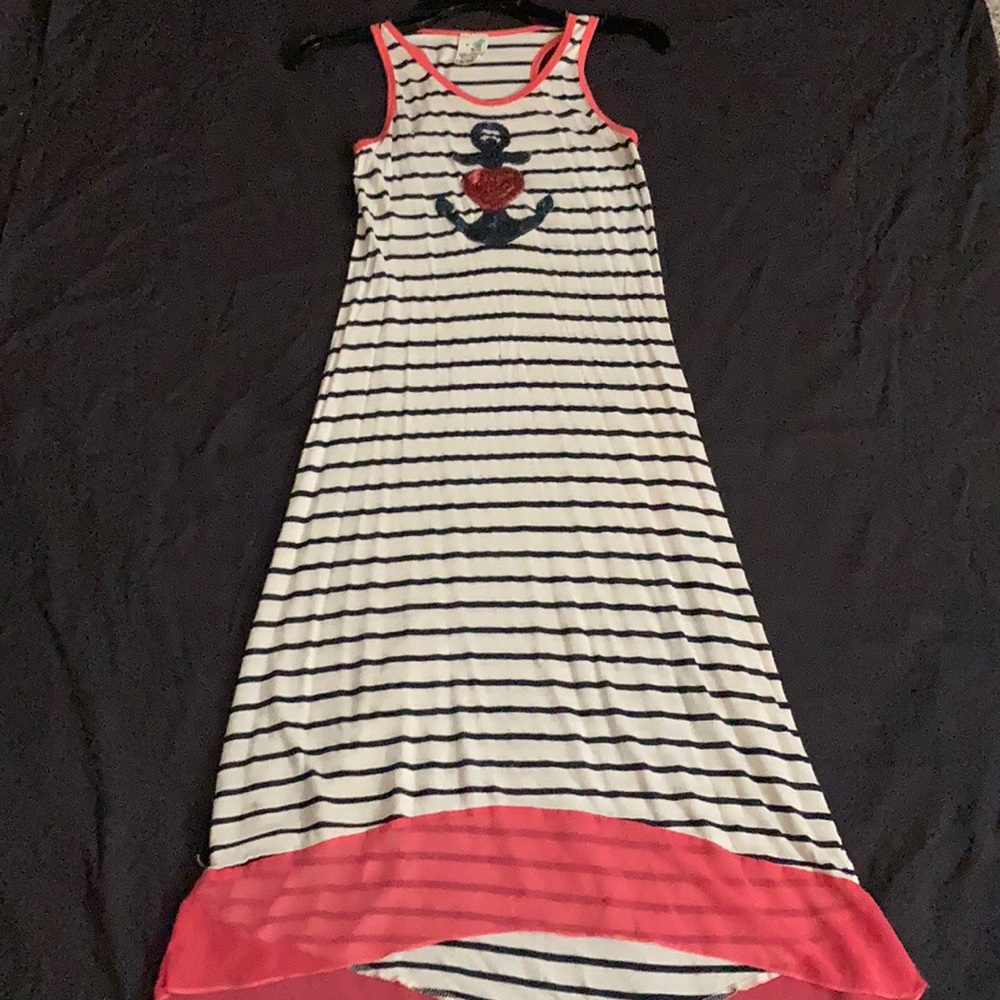 Striped dress w/ anchor heart decoration and pink